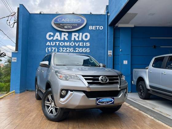 TOYOTA HILUX SW4 2.7 SRV 7 LUGARES 4X2 16V FLEX 4P AUTOMÁTICO